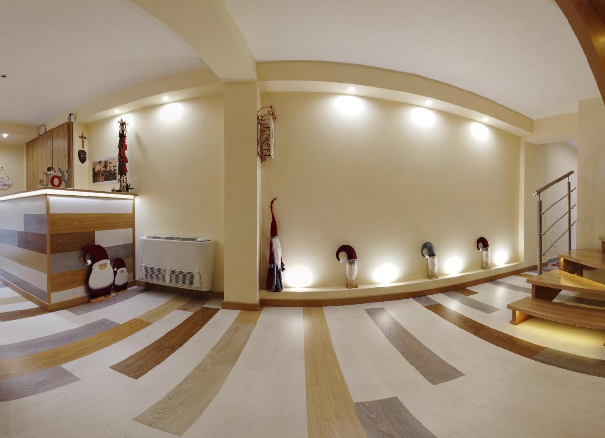 Abete Bianco - Albergo Del Natale Camigliatello Silano Exterior photo